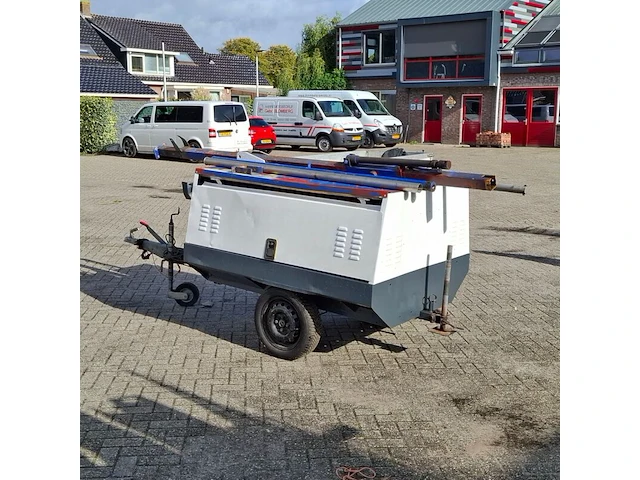Lichtmast met generator, kubota, 1996 - afbeelding 22 van  25