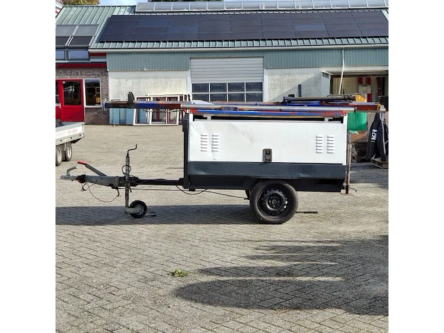 Lichtmast met generator, kubota, 1996 - afbeelding 23 van  25