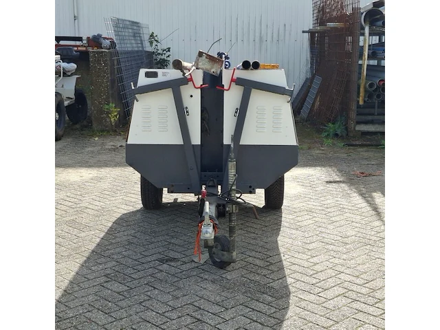 Lichtmast met generator, kubota, 1996 - afbeelding 25 van  25