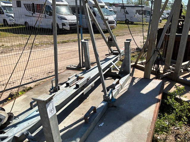 Lichtmast op betonnen voet - afbeelding 3 van  4