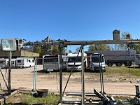 Lichtmast op betonnen voet - afbeelding 1 van  3