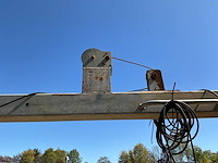 Lichtmast op betonnen voet - afbeelding 3 van  3