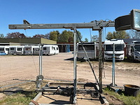 Lichtmast op betonnen voet - afbeelding 2 van  4