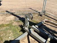 Lichtmast op betonnen voet - afbeelding 3 van  4