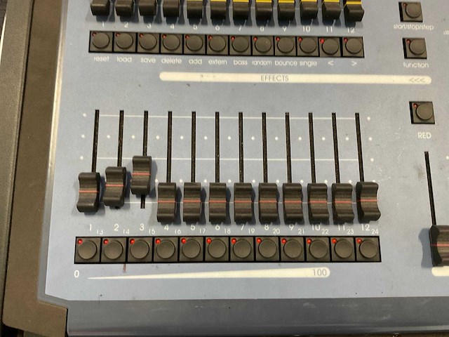 Lichtmengtafel - lsc - minim 12/24 fx dmx controller - afbeelding 4 van  5