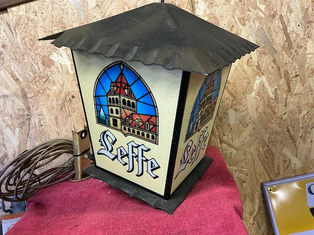 Lichtreclame gevel leffe - afbeelding 5 van  5