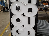 Lichtreclame 'hooghoudt' - afbeelding 2 van  3