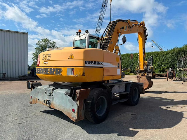 Liebher a 316 mobiele bandengraafmachine met rotortilt - afbeelding 10 van  15
