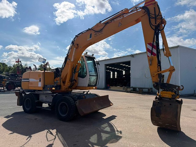 Liebher a 316 mobiele bandengraafmachine met rotortilt - afbeelding 13 van  15