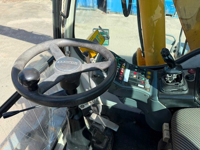 Liebher a 316 mobiele bandengraafmachine met rotortilt - afbeelding 15 van  15
