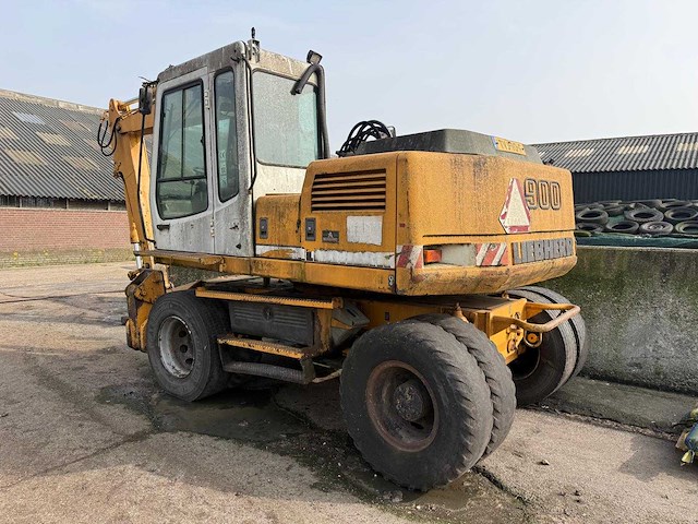 Liebherr - 1996 - a900 - banden graafmachine - afbeelding 5 van  8
