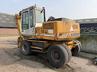 Liebherr - 1996 - a900 - banden graafmachine - afbeelding 5 van  8