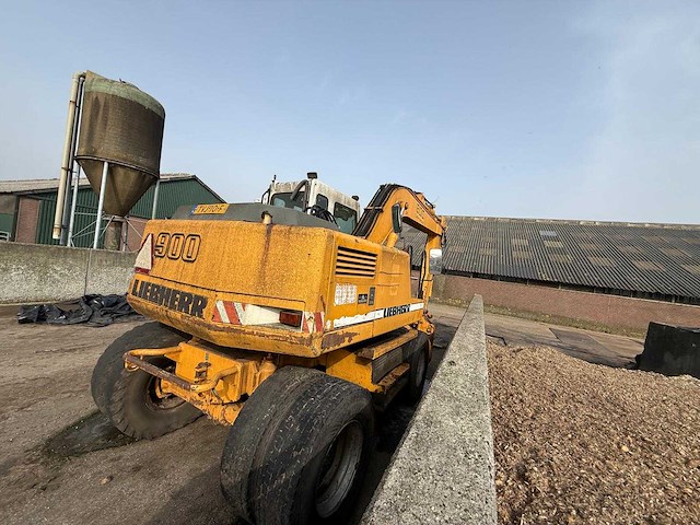Liebherr - 1996 - a900 - banden graafmachine - afbeelding 6 van  8