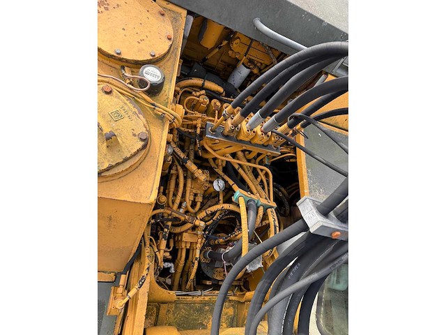 Liebherr - 1996 - a900 - banden graafmachine - afbeelding 7 van  18