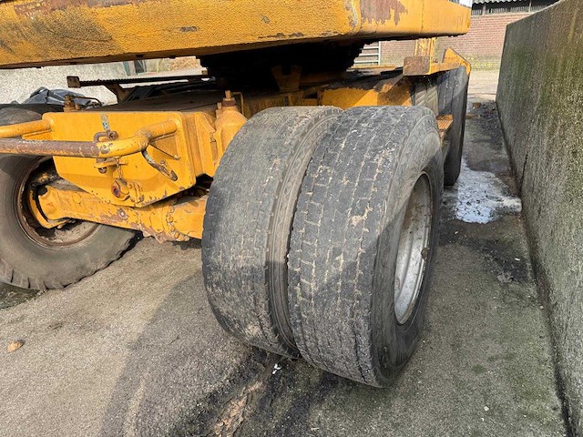 Liebherr - 1996 - a900 - banden graafmachine - afbeelding 14 van  18
