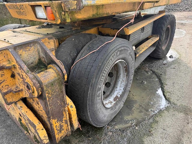 Liebherr - 1996 - a900 - banden graafmachine - afbeelding 16 van  18