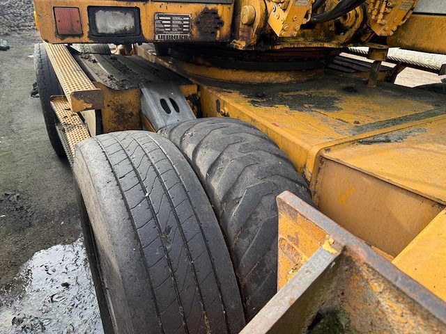 Liebherr - 1996 - a900 - banden graafmachine - afbeelding 17 van  18