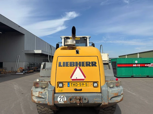 Liebherr - 2009 - l566 - wiellader - afbeelding 12 van  18
