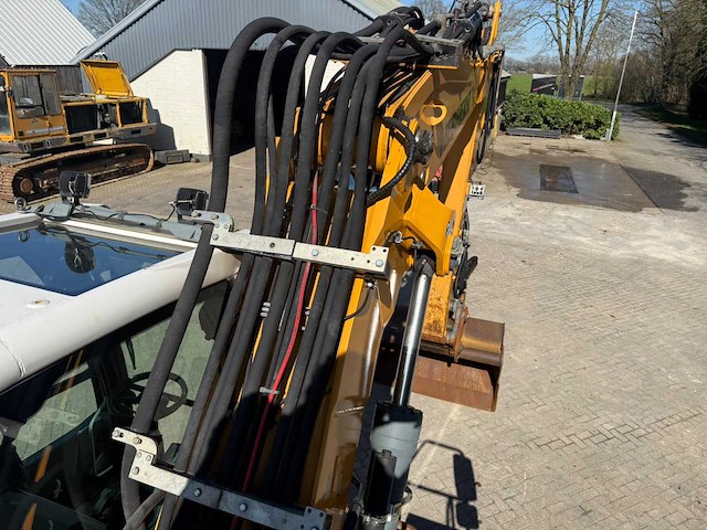 Liebherr - 2015 - a916 - banden graafmachine - afbeelding 2 van  19