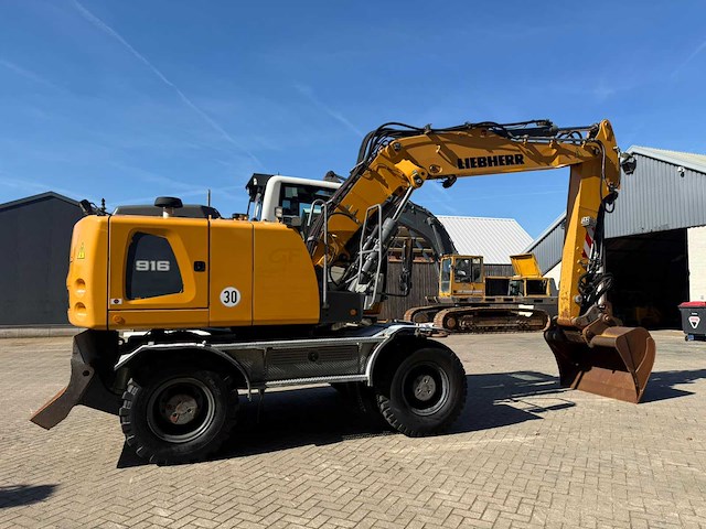 Liebherr - 2015 - a916 - banden graafmachine - afbeelding 14 van  19