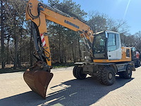 Liebherr - 2015 - a916 - banden graafmachine - afbeelding 10 van  17