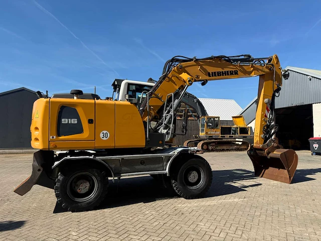 Liebherr - 2015 - a916 - banden graafmachine - afbeelding 14 van  19