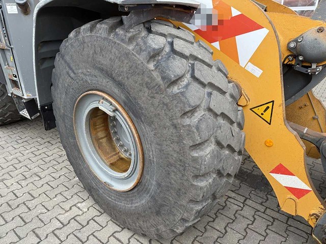 Liebherr - 2018 - l566 xpower - shovel - afbeelding 4 van  14