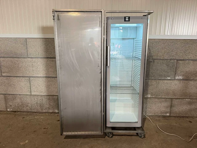 Liebherr - glasdeurkoelkast in mobiel rvs frame - afbeelding 5 van  9