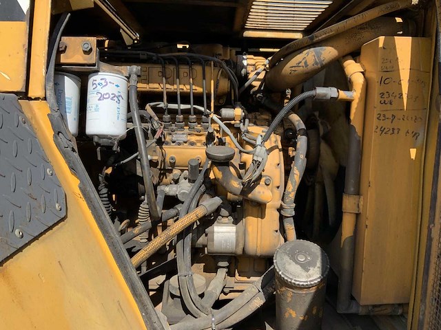 Liebherr - l531 met vorken en graafbak - shovel - afbeelding 6 van  18