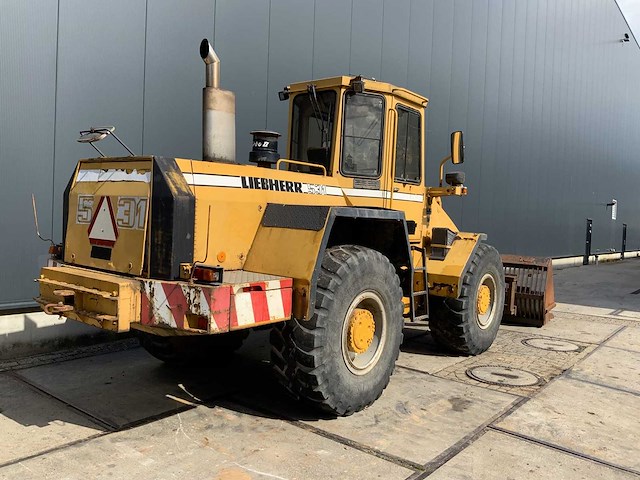Liebherr - l531 met vorken en graafbak - shovel - afbeelding 13 van  19