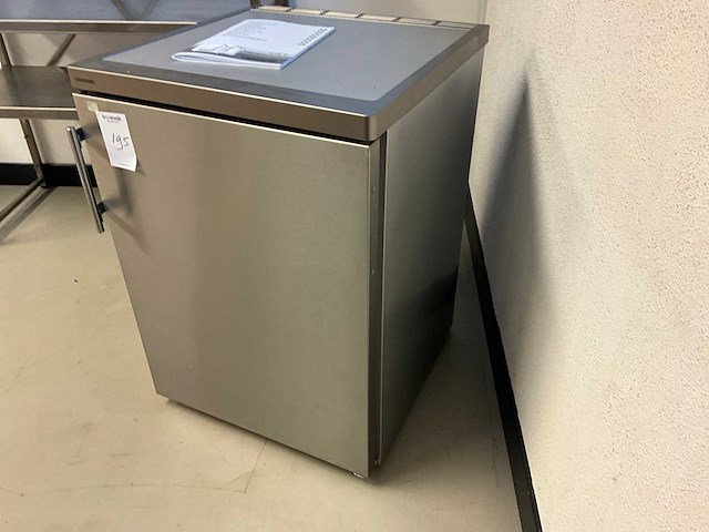 Liebherr - rvs koelkast met vriesvak - afbeelding 2 van  9