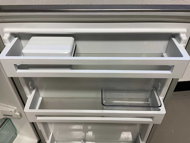 Liebherr - rvs koelkast met vriesvak - afbeelding 7 van  9