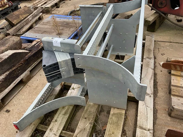Liebherr 914 treeplankset - afbeelding 2 van  6