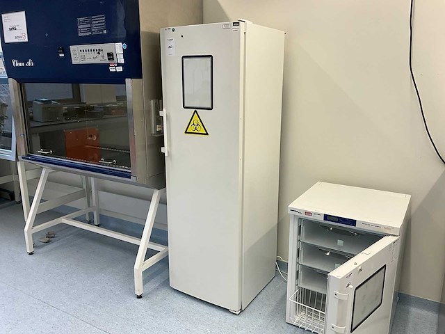 Liebherr k 4220 laboratoriumkoelkast - afbeelding 1 van  5