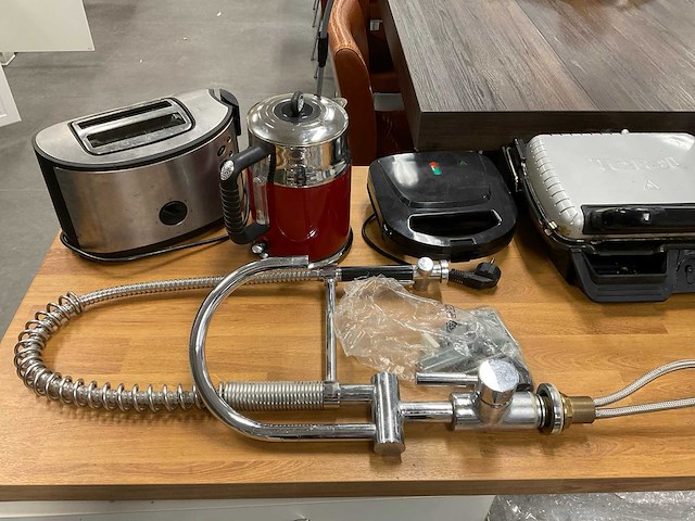 Liebherr keukenmeubel met koelkast en apparatuur - afbeelding 6 van  13