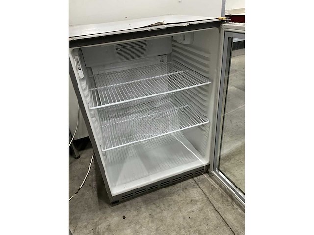 Liebherr kfvesf1803 glasdeur koelkast - afbeelding 3 van  4