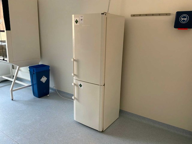 Liebherr laboratorium koelkast/vriezer combinatie - afbeelding 1 van  7