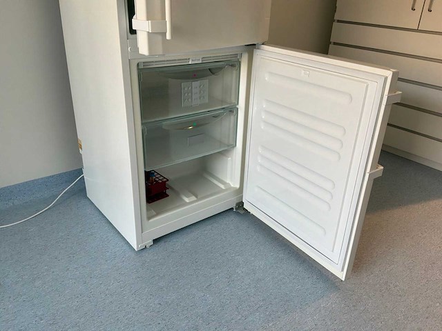 Liebherr laboratorium koelkast/vriezer combinatie - afbeelding 5 van  7