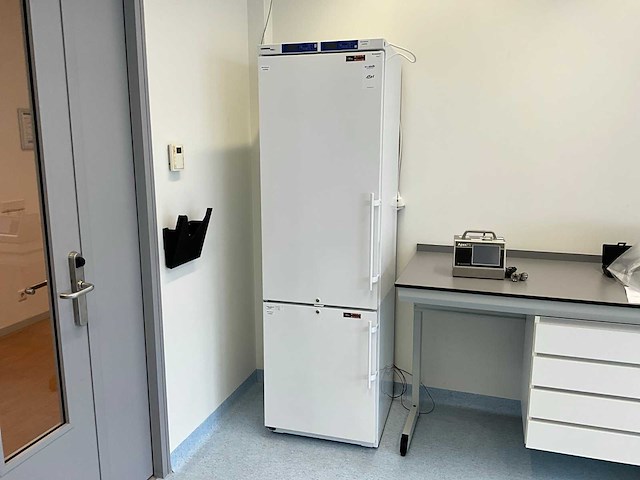 Liebherr lcv 4010 mediline laboratorium koelkast/vriezer combinatie - afbeelding 1 van  4