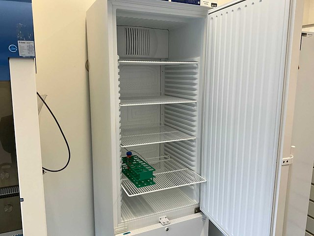 Liebherr lcv 4010 mediline laboratorium koelkast/vriezer combinatie - afbeelding 4 van  6