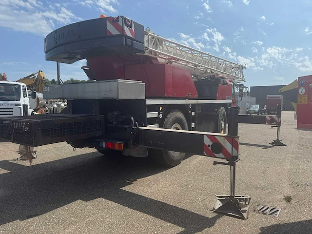 Liebherr ltm1030-2.1 mobiele torenkraan 30-tons - afbeelding 5 van  19