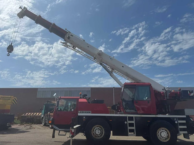 Liebherr ltm1030-2.1 mobiele torenkraan 30-tons - afbeelding 16 van  19