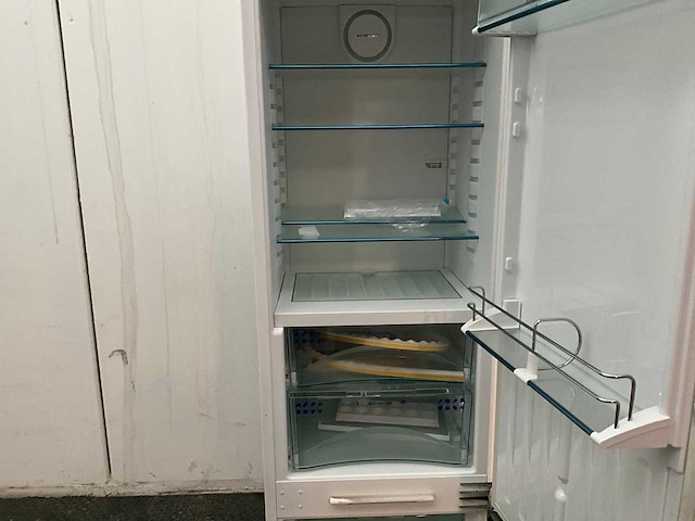 Liebherr premiumplus biofresh koel-vries combinatie inbouw koelkast - afbeelding 6 van  8