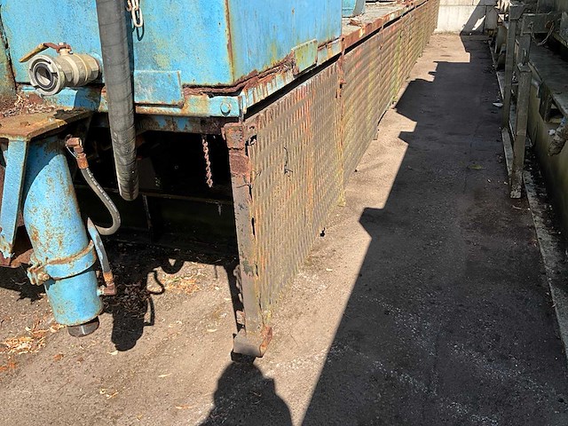 Lier met 2x caterpiller motor op onderstel - afbeelding 16 van  27