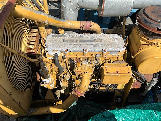 Lier met 2x caterpiller motor op onderstel - afbeelding 4 van  27