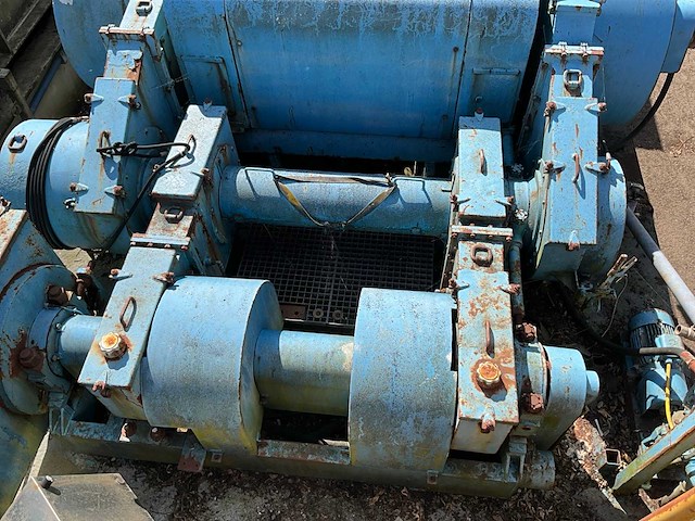 Lier met 2x caterpiller motor op onderstel - afbeelding 6 van  27