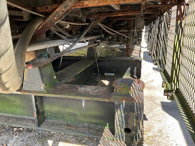 Lier met 2x caterpiller motor op onderstel - afbeelding 17 van  27