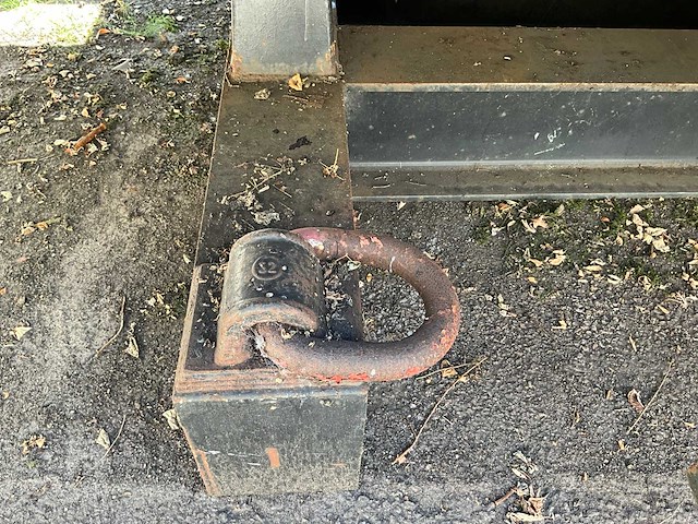 Lier met 2x caterpiller motor op onderstel - afbeelding 19 van  27