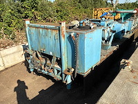 Lier met 2x caterpiller motor op onderstel - afbeelding 22 van  27