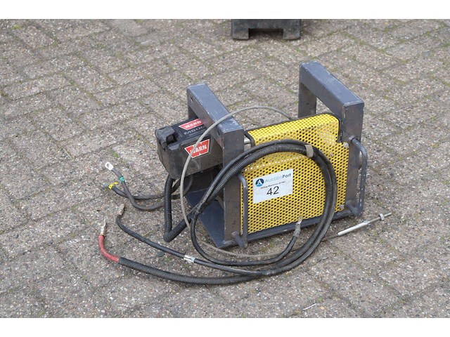 Lier warn m8000 - afbeelding 1 van  1